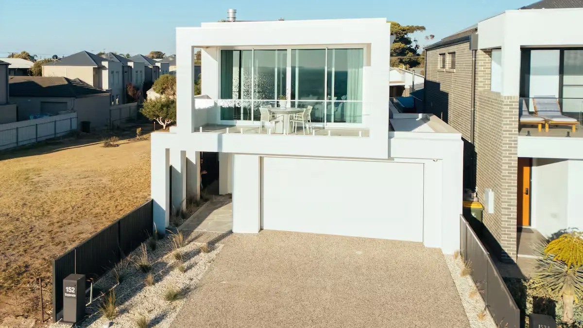 Airbnb Luxe Properties 